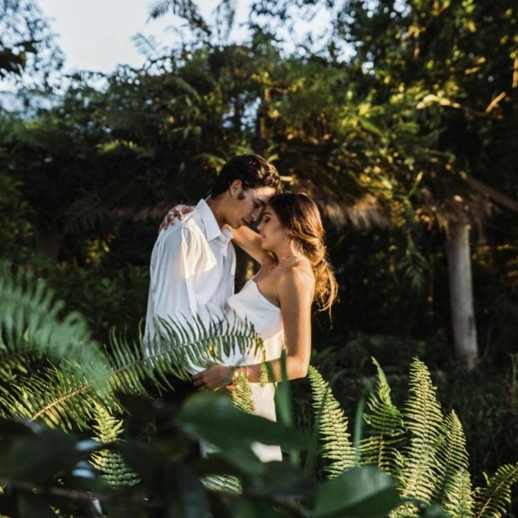 526e0e5b-9893-4979-9077-a63ad8f975f2_weddingsengagements