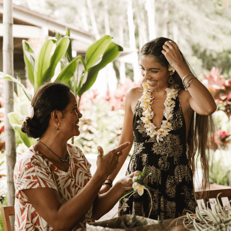 Lei Guide and Guest (1)